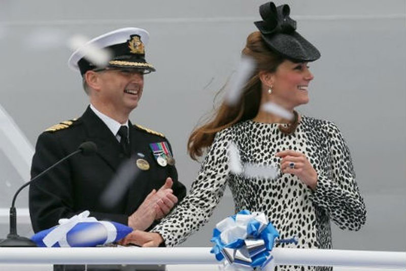 Kate Middleton batiza navio antes da baixa para dar  luz