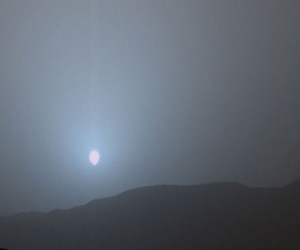 Imagem da Nasa revela que pr do Sol em Marte  azul