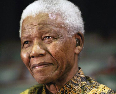 Mandela est bem e apresenta melhoras  