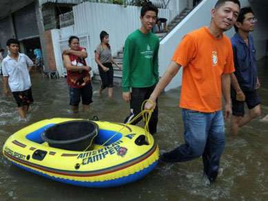 Tailndia decreta trs dias de feriado em reas inundadas