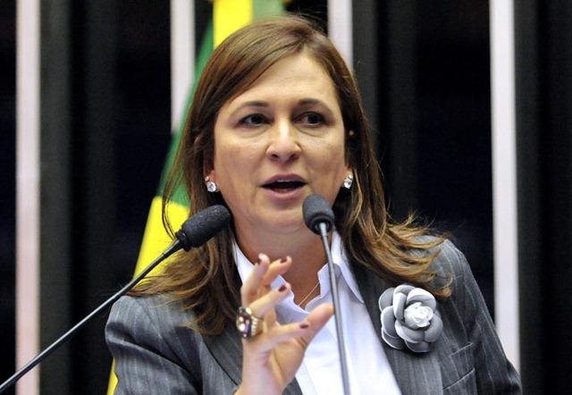 Dilma convida Ktia Abreu para a Agricultura