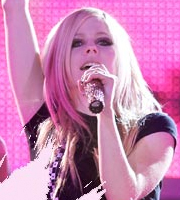 Barrada: Avril  muito sexy para fazer show na Malsia