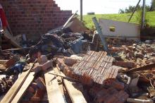  Desabamento de casa deixa 4 mortos na zona oeste do Rio