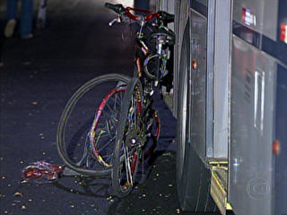 Ciclista morre atropelado por nibus no Centro de SP