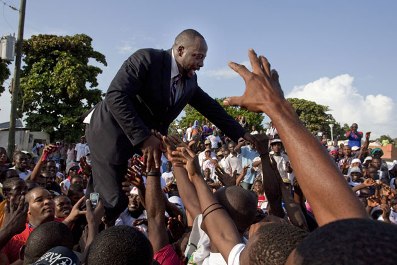 Wyclef Jean est excludo da briga pela presidncia do Haiti