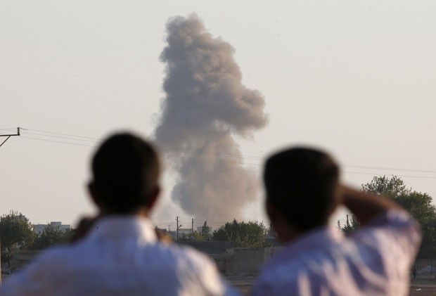 Jihadistas deixam alguns bairros de Kobane aps bombardeios