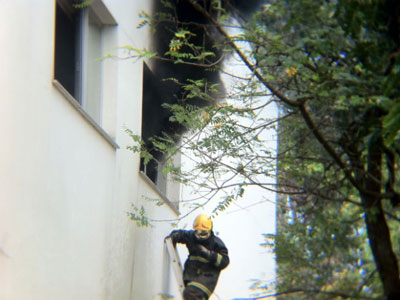 Incndio destri sala de aula na Universidade Federal do ES