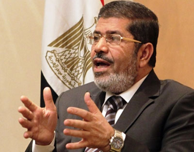 Frana estimula Mursi a restabelecer o consenso no Egito  