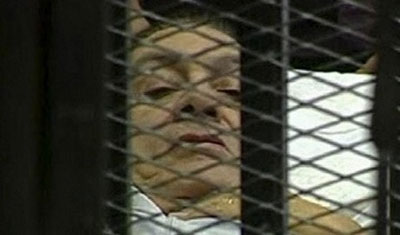 Mubarak volta a ser julgado no Egito