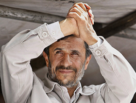 Lder supremo do Ir defende vitria de Ahmadinejad