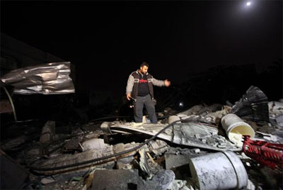 Aviao militar israelense bombardeia nove alvos na Faixa de Gaza