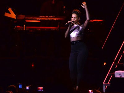 No Rock in Rio, Alicia Keys usa vestido de estilista paulista