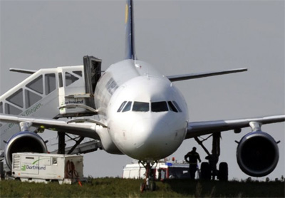 Avio sai da pista e fecha aeroporto na Alemanha