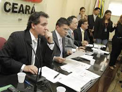 Em Fortaleza, presidente da OAB defende reforma poltica j para 2014
