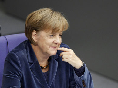 Merkel diz que  preciso resolver imperfeies do euro agora ou nunca