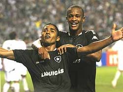 Botafogo vira sobre o Corinthians e fica em vantagem 