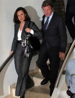 Kouchner chega  Colmbia para tratar do caso Betancourt 