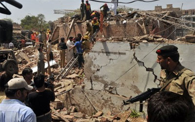 Atentado suicida mata mais de 20 em Lahore 