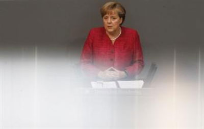 Merkel afasta avano espectacular sobre crise grega na cimeira de Bruxelas 