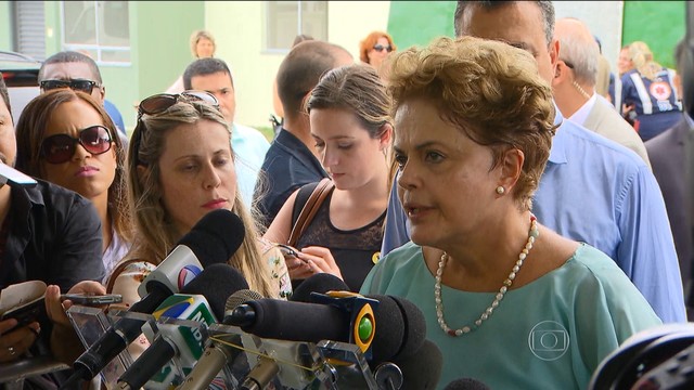 Dilma Rousseff minimiza rebaixamento da nota da Petrobras