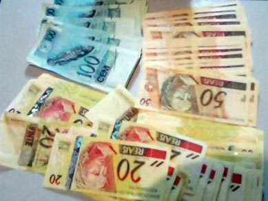 Polcia prende motorista com R$ 9 mil em notas falsas em rodovia de MS