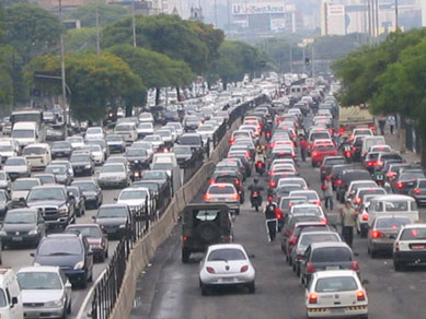 Protesto de motoristas de vans causa lentido no RJ