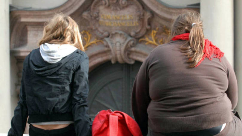 Sedentarismo mata duas vezes mais que obesidade, diz estudo