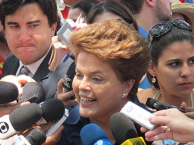 TSE: Dilma Rousseff  a nova presidente do Brasil. CNT/Sensus: Dilma tem 58,6% dos votos vlidos contra 41,4% de Serra