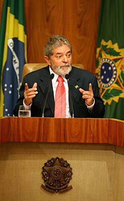 Lula cobra maior empenho na relao dos ministros 