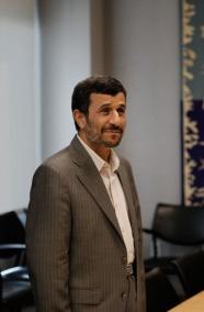 Ahmadinejad apoia plano brasileiro para troca de combustvel