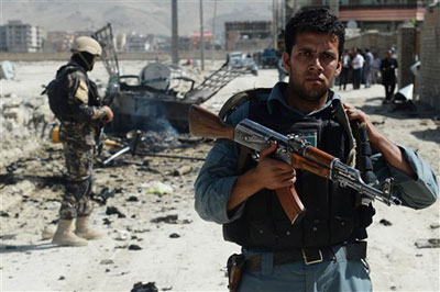 Militantes do Taleban lanam ataque perto do aeroporto de Cabul