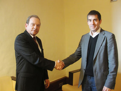 Petri firmou convnio com prefeito da cidade onde nasceu Beato Anchieta