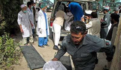 Atentado no Afeganisto mata oito terroristas e cinco policiais  