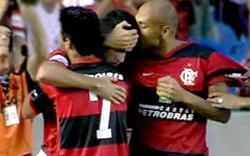 Fla vence e est na Libertadores
