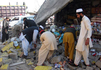 Ataque suicida mata mais de 20 no Paquisto