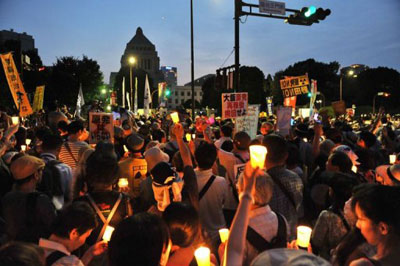 Milhares de japoneses protestam novamente contra a energia nuclear