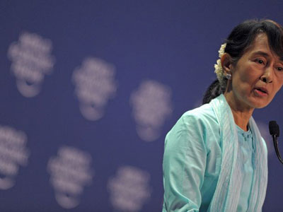 Suu Kyi pede ajuda internacional para melhorar vida em Mianmar