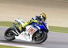 Rossi aprova sua Yamaha 2008!