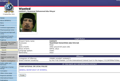Interpol emite mandado de priso para Muammar Kadhafi