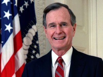 Com quadro persistente de bronquite, George Bush vai para UTI