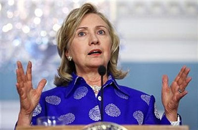 Hillary Clinton pede a suspenso de venda de armas para Sria