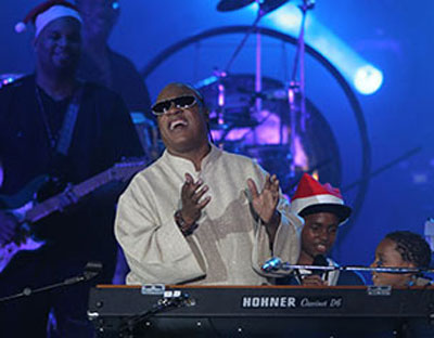 Stevie Wonder e Gilberto Gil cantam para 500 mil no Rio  