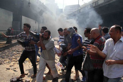 Nmero de mortos passa de 800 em confrontos no Egito