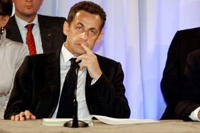 Sarkozy quer sistema multimonetrio frente a uma 