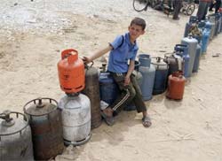 Israel retoma proviso de combustvel a Gaza 