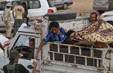 Combates barram acesso de misso humanitria a cidade sitiada na Lbia