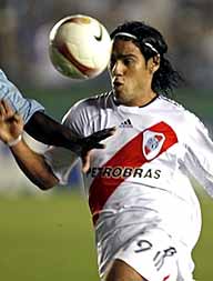 Falcao Garca  oferecido ao Flamengo