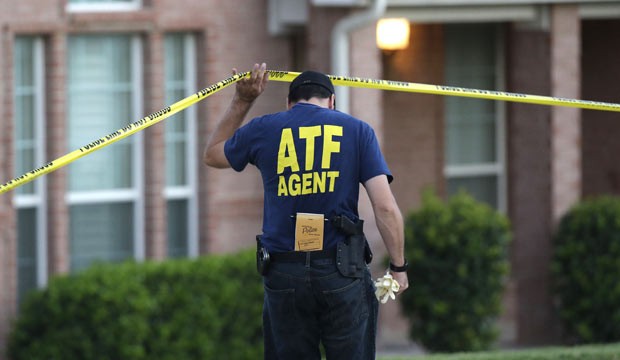 Homem armado com granada mata ao menos 4 em tiroteio no Texas