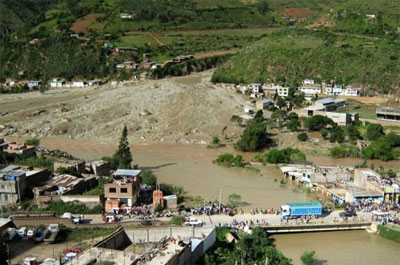 Deslizamentos deixam 28 mortos no Peru 