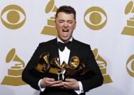 Novato Sam Smith leva 4 prmios Grammy com cano sobre desi